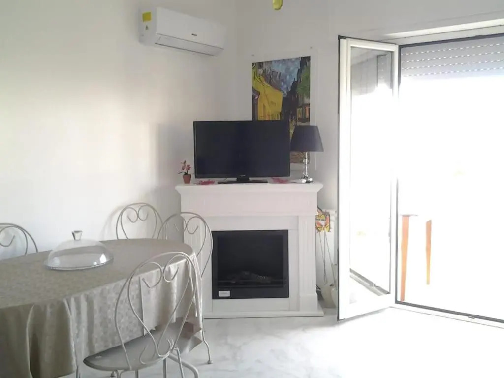 VILLA GIARDINO 3 CAMERE 4 BAGNI 2 PASSI dal MARE