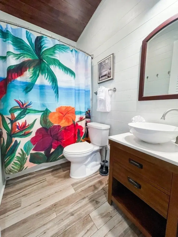 Red Cottage 3 Bedroom Home by Redawning
