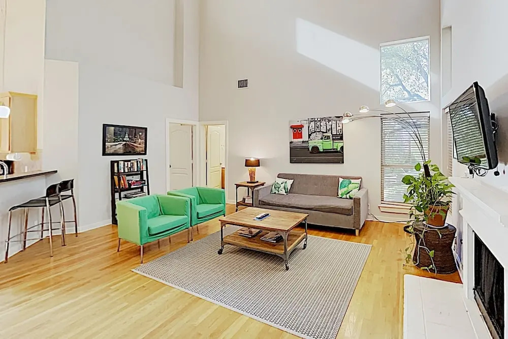 3BR Airy and Open Austin House by RedAwning