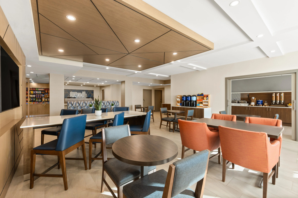 Holiday Inn Express Hotel & Suites Danbury - I-84 by IHG