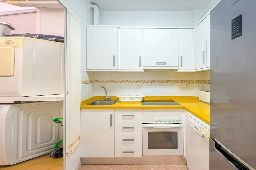 Delightful Apartment in El Campello with Swimming Pool near Sea Beach