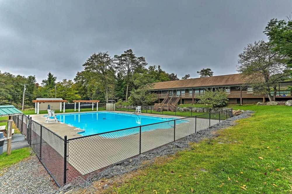 Tobyhanna Family Escape w/ Community Perks!
