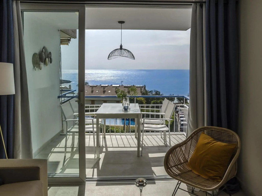 Sitges Spaces Sea View Paradise- 2 Bedrooms, 2 Bathrooms, Terrace, Amazing Sea Views