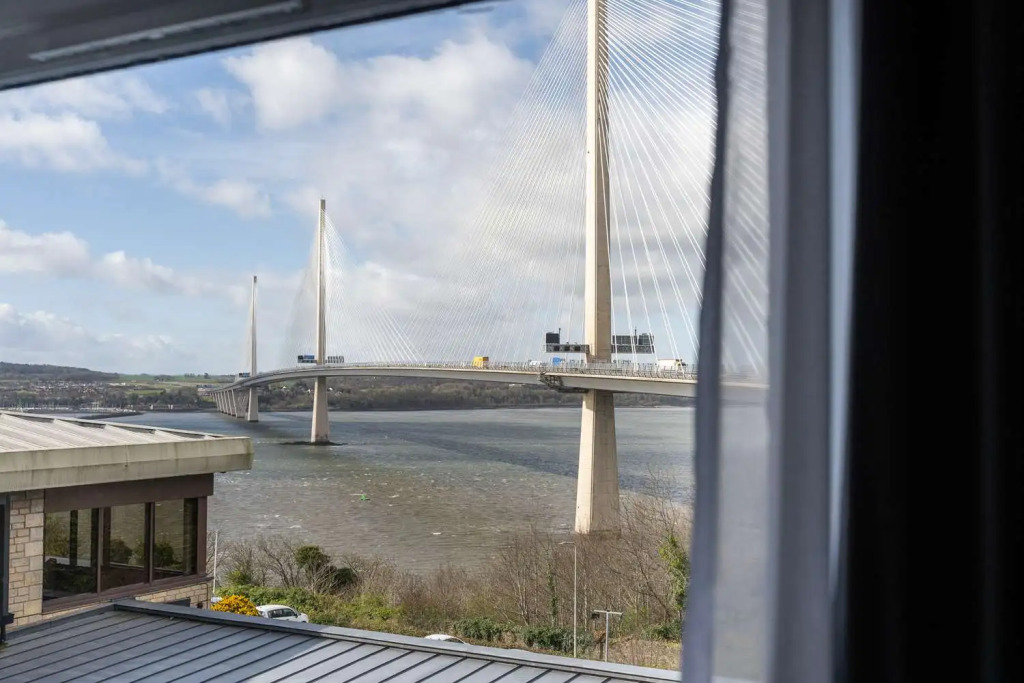 DoubleTree by Hilton Edinburgh - Queensferry Crossing