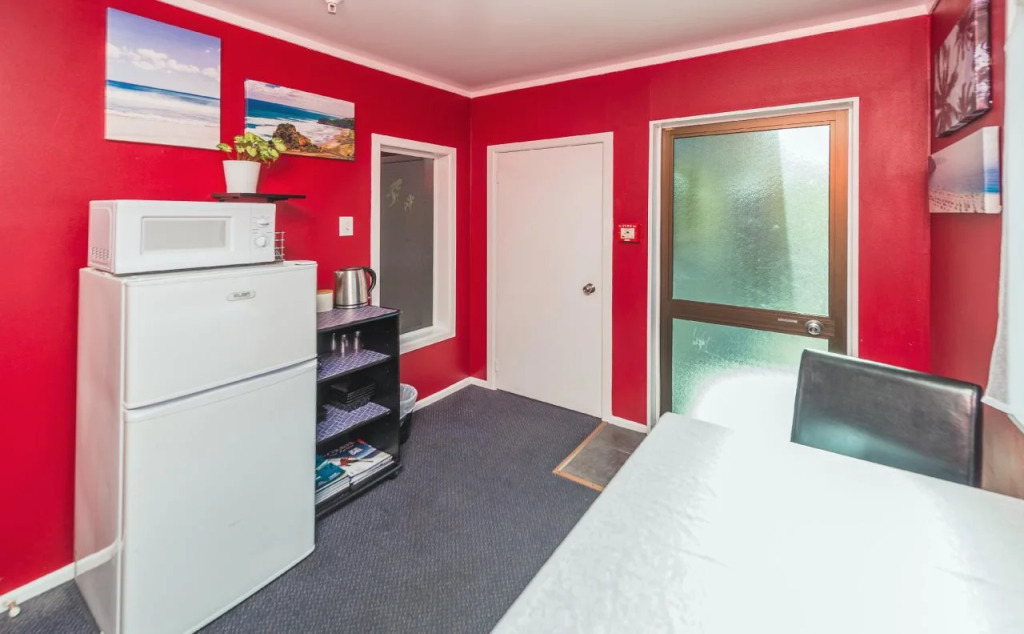 Anndion Lodge - Backpacker