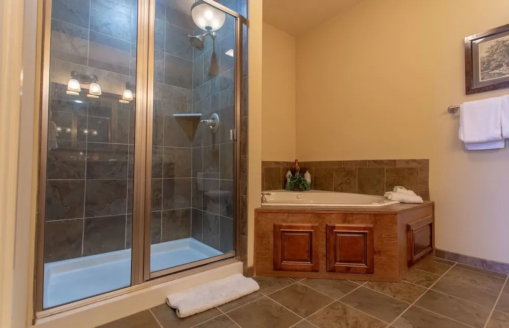 Great Gatsby 2 Bedrooms 2 Bathrooms Condo