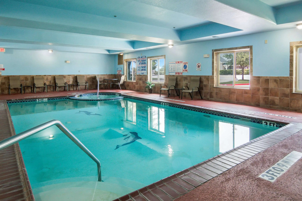 Clarion Inn & Suites Weatherford South