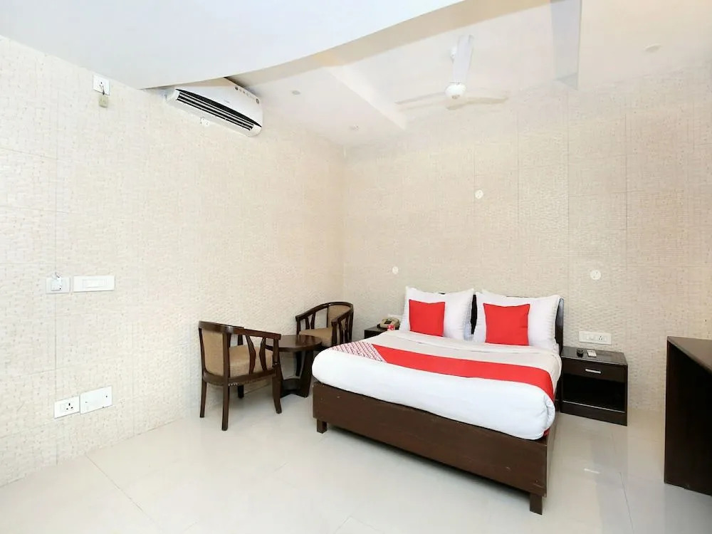 OYO 2690 Hotel Oscar Regency