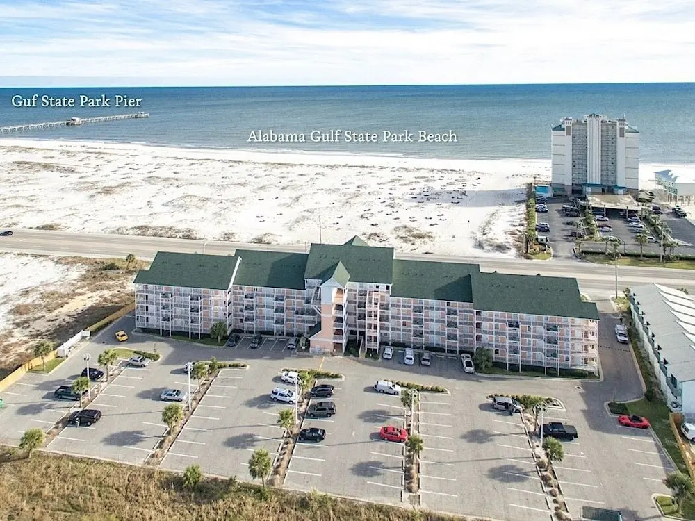 Grand Beach Condominiums #109 - 1 Br condo by RedAwning