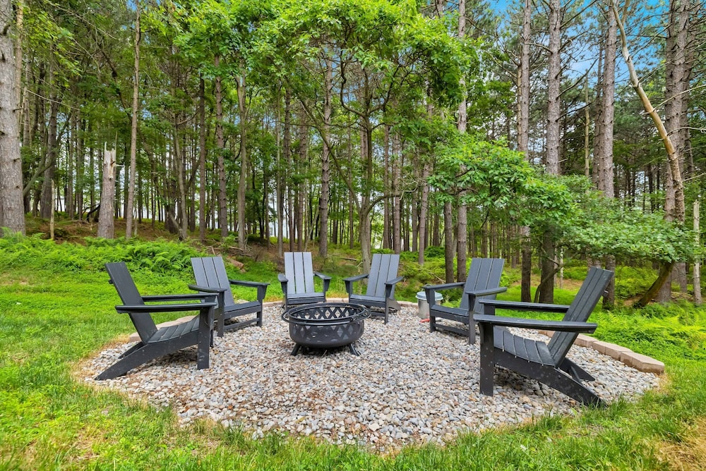 Indoorpool Hottub Gameroom Firepit Dogfriendly