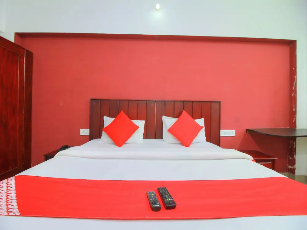 OYO 15479 Vista Suites Kalatty