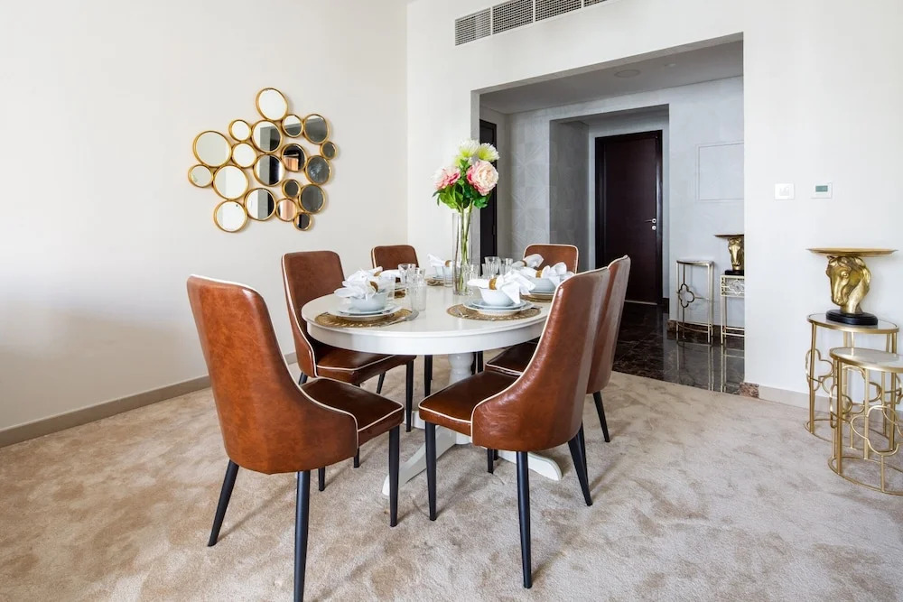 Sophisticated 2BR in Dubai Marina - Your Dream Destination!