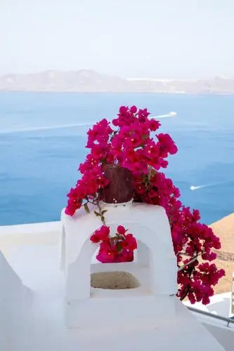 Cycladic Center Economy Rooms