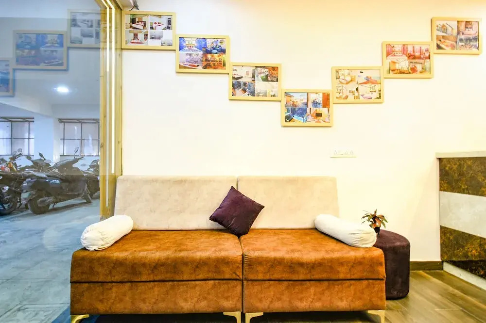 FabHotel DSR Suites - Nr Hitech City Railway Station