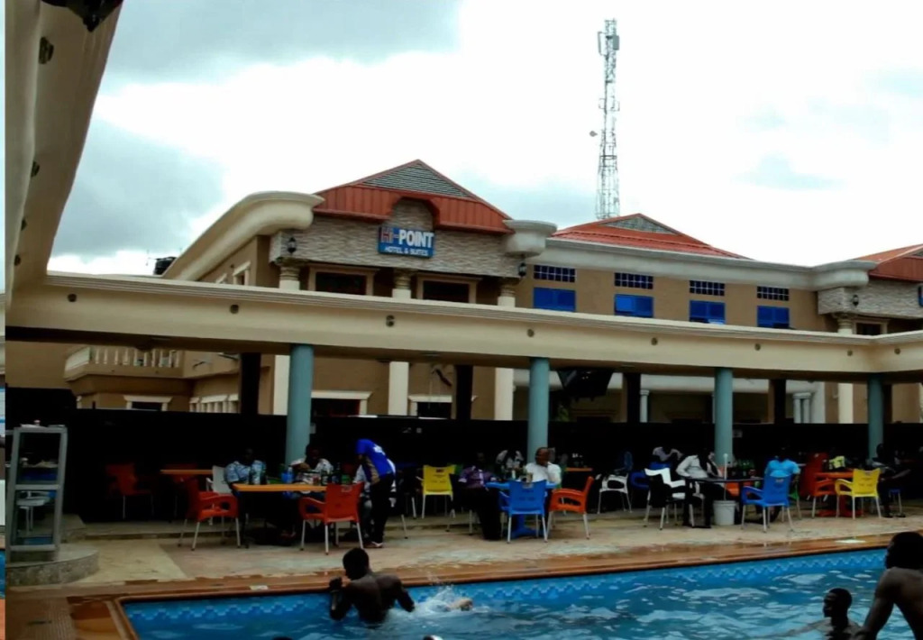 Hi Point Hotel & Suites