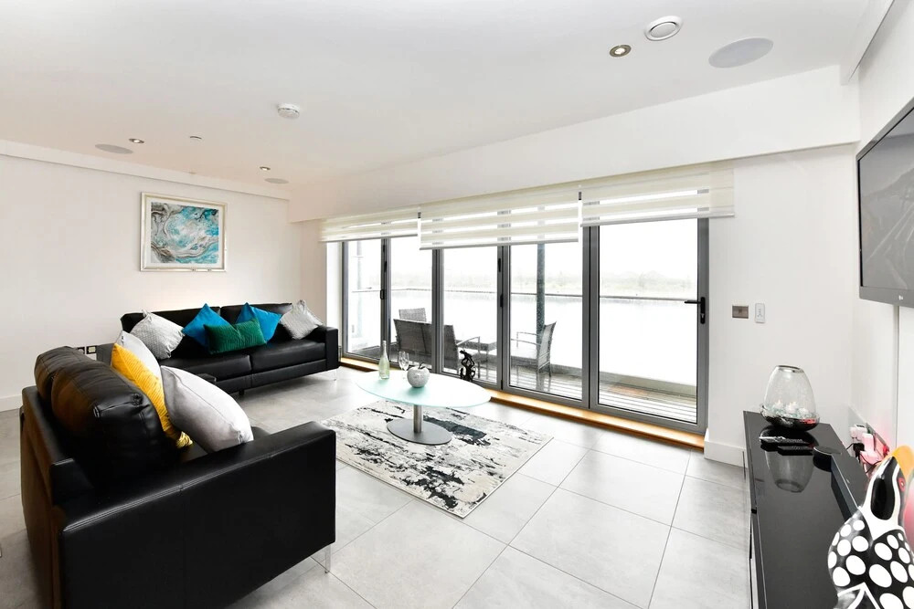 Just Stay Wales-Waterfront Villa-SA1