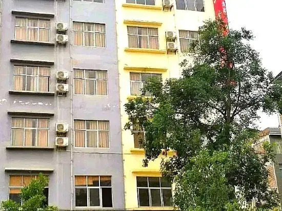 Zai Shui Yi Fang Hotel (Qiubei Jiaolian Plaza)