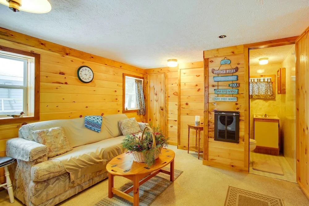 Pine Ridge Resort Cabin on Bass Lake w/ Dock!