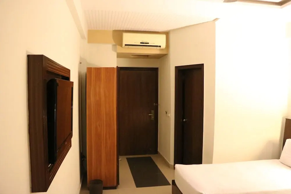 Express Hotel Lahore