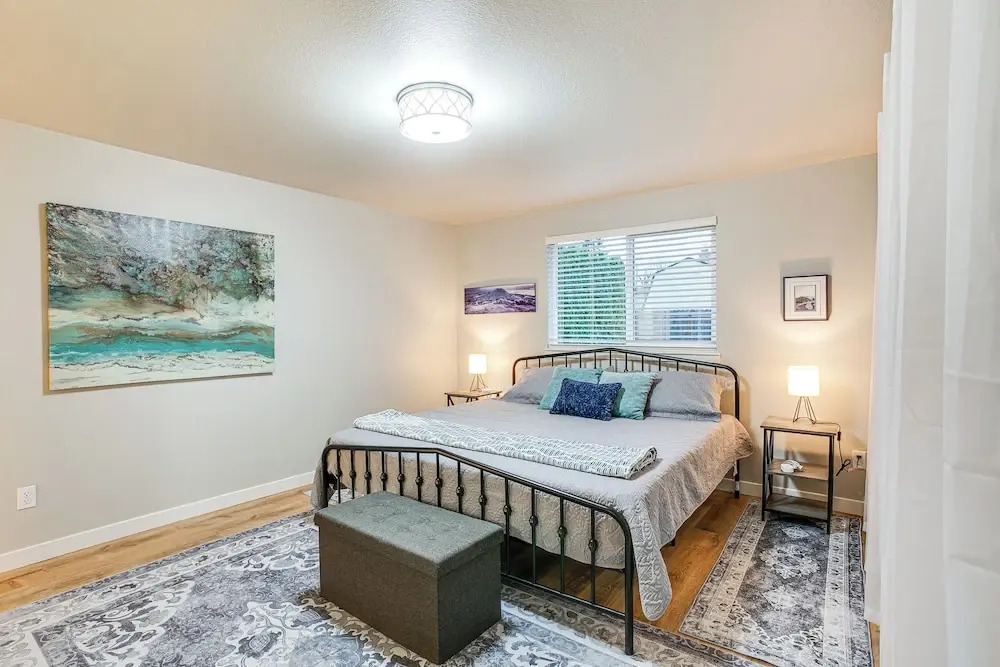 Updated Duplex Home < 1 Mi to Downtown Enumclaw!