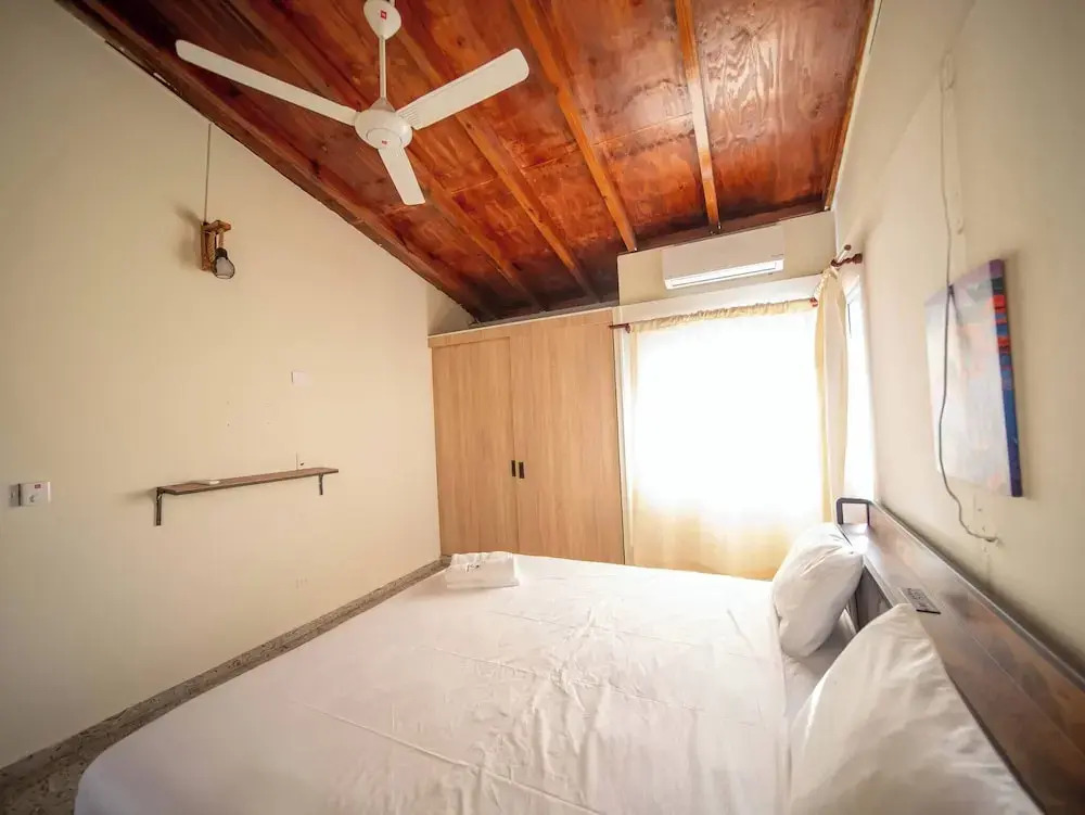 Colonial 2BR Apartment 2mins walk to beach