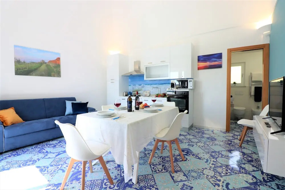 De Vivo Realty - Marys Apartments