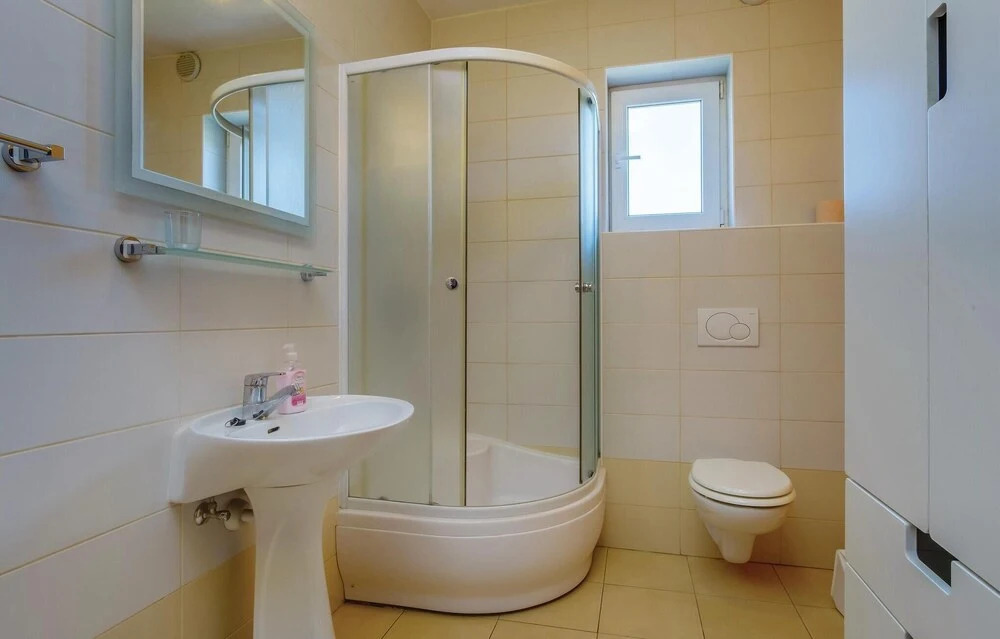 Awesome Apartment in Mali Losinj With Wifi and 3 Bedrooms