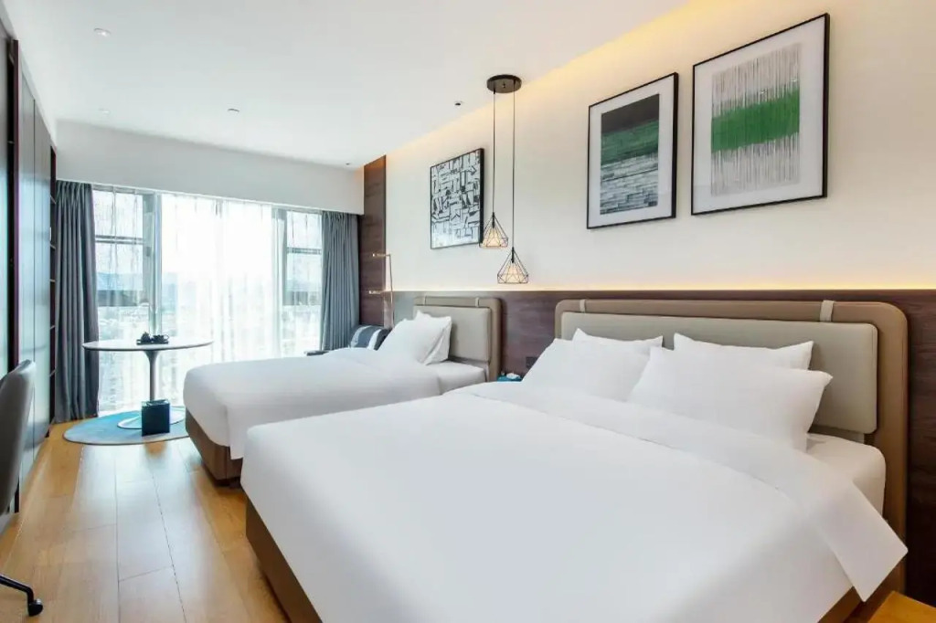 Novotel Living Yunnan Dianchi Times