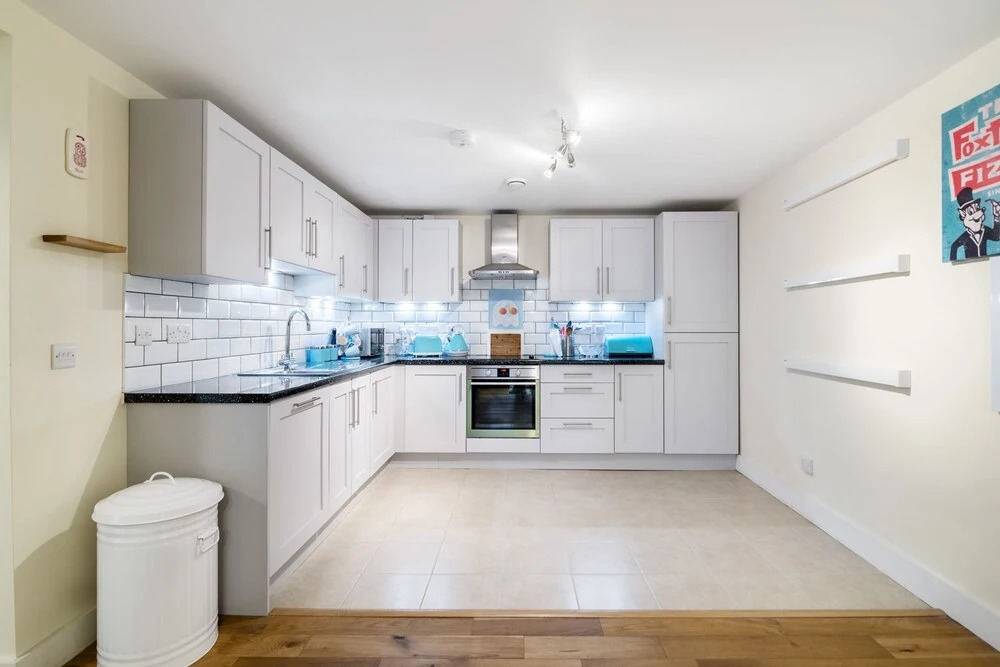 Fantastic Central Brixton Flat for up to 6 Guests