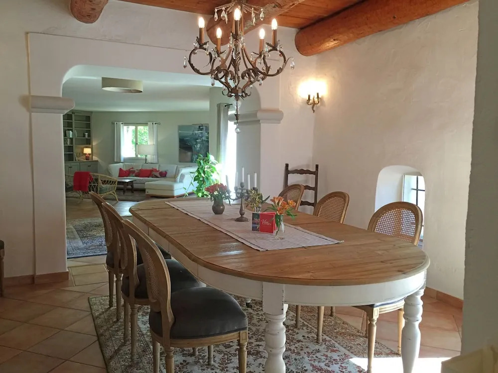 Spacious Villa With Private Swimming Pool a few Minutes' Walk From Lorgues
