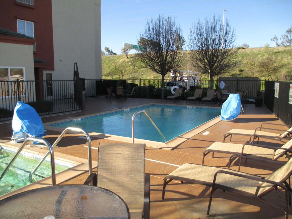 Best Western Plus Delta Inn & Suites