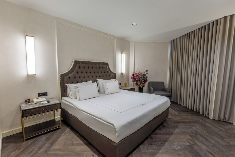 Grand Opera & Casino & Spa