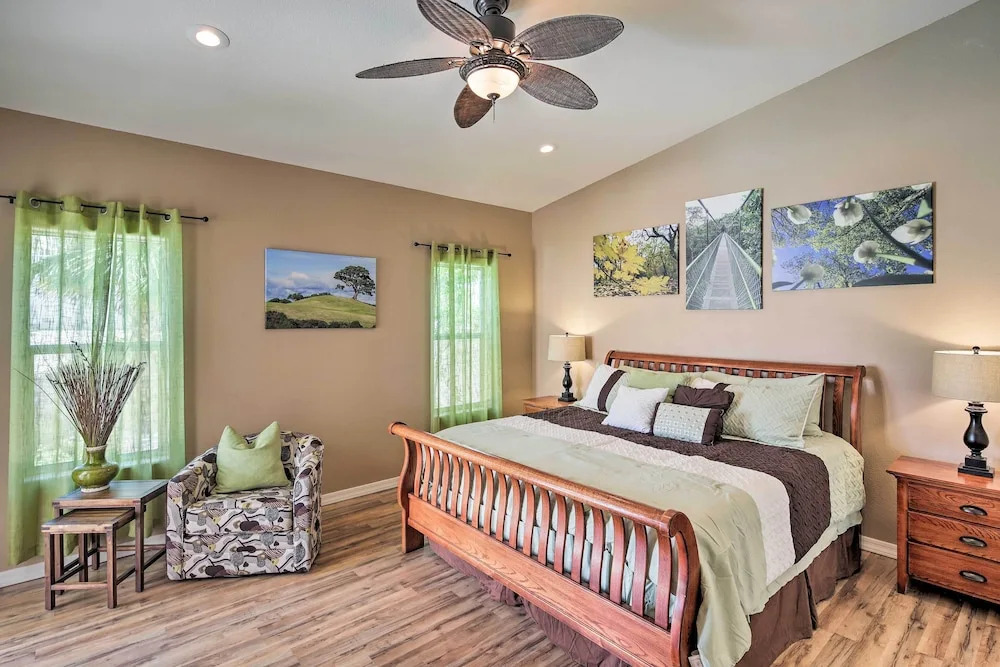 Elegant Lake Havasu Getaway w/ Pool - 3 Mi to Lake