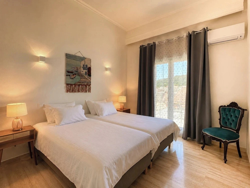 Virginias Harbour House
