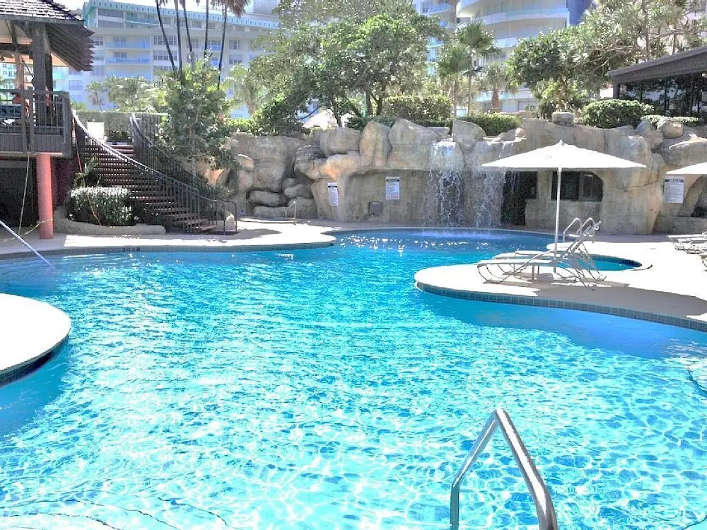 Alexander 1219 - 1 Br Apts