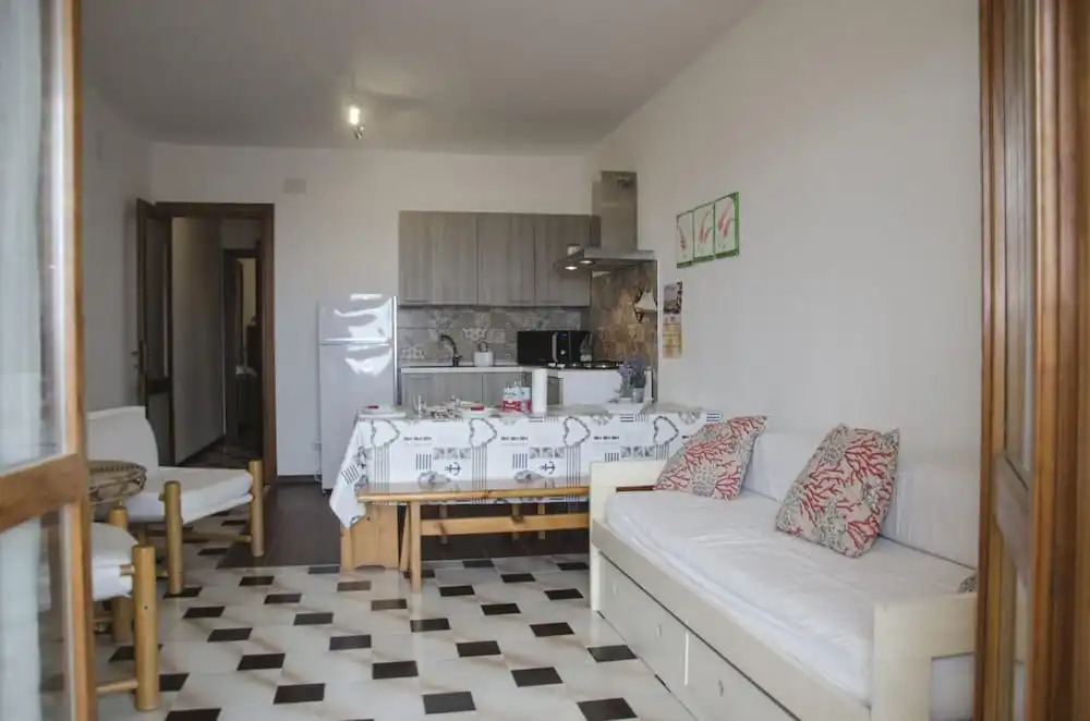 Beachfront two Room Apartment Sparaglione