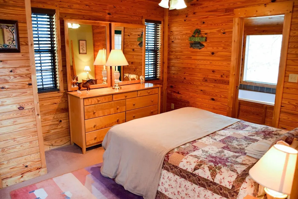 HIKER'S POINT - 2 Br Cabin