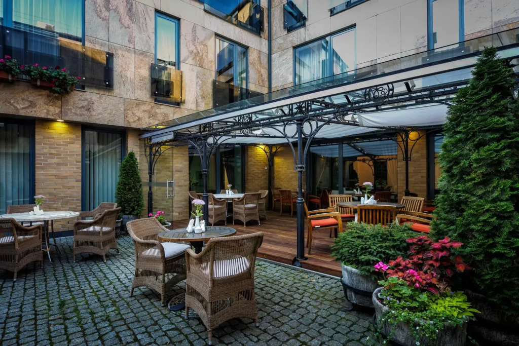 Euterpe Hotel