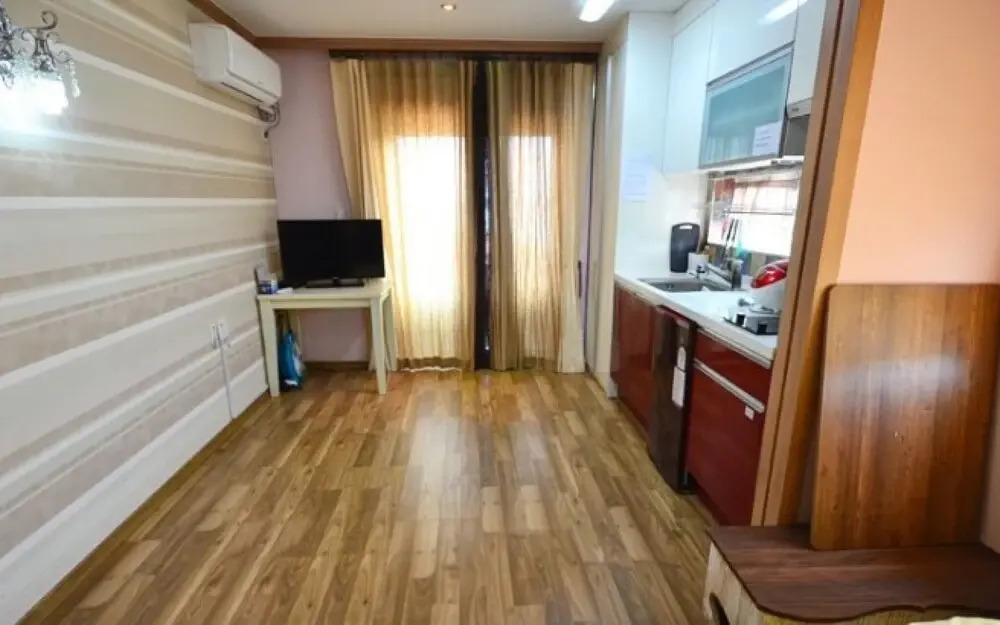Seocheon Red Windmill Attiang Pension