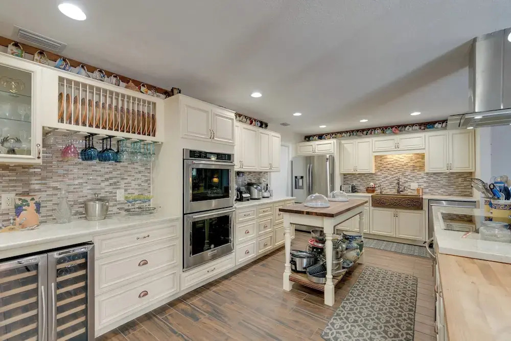 4 Mi to Port Charlotte Beach Park: Gem w/ Pool