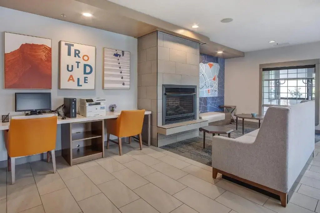 Comfort Inn & Suites-columbia Gorge West