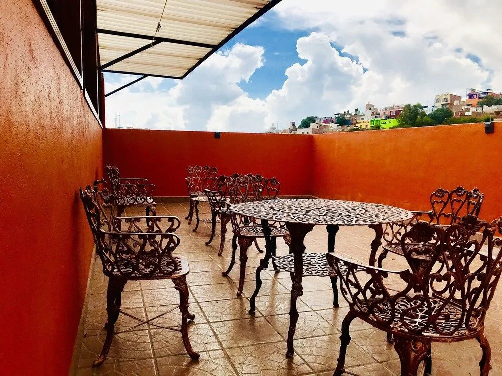 Capital O Las Calzadas Hotel & Suites
