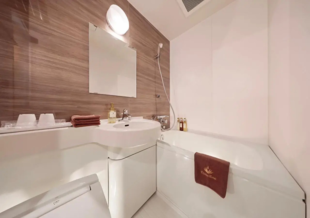 Shinsaibashi-Higashi Crystal Hotel