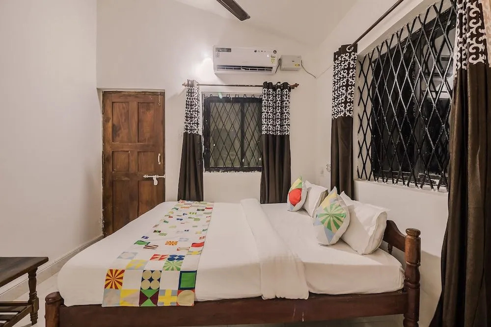 OYO 24114 Home Decent Studio Candolim