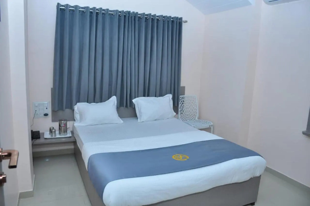 Hotel Sai Ashray