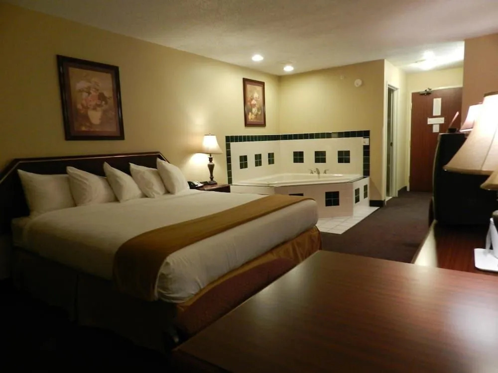 Bay Inn & Suites Troy