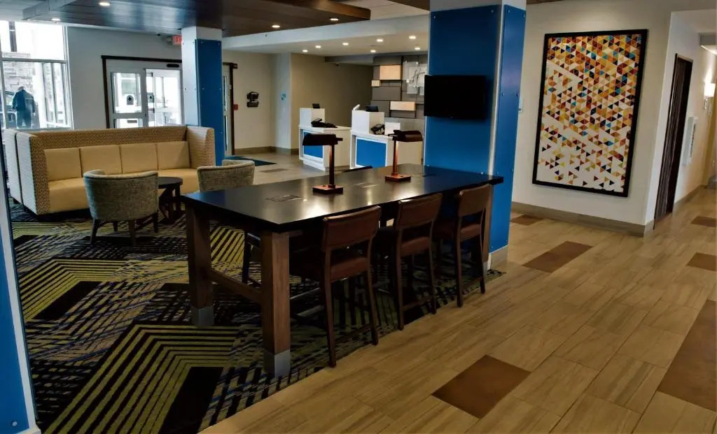 Holiday Inn Express & Suites Dayton North - Vandalia by IHG