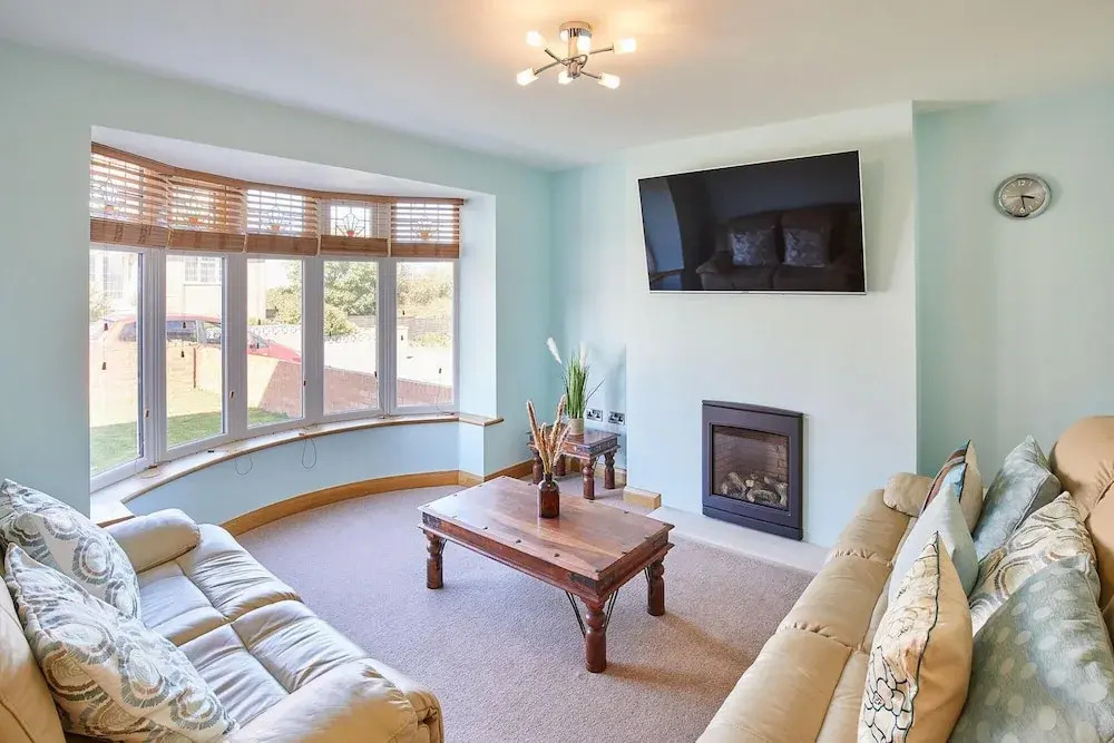 Host Stay Cliff Road