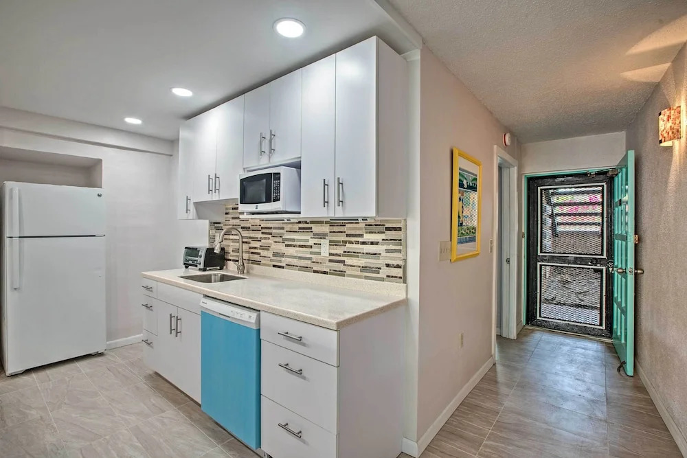 Beachfront St Croix Condo w/ Pool + Lanai!