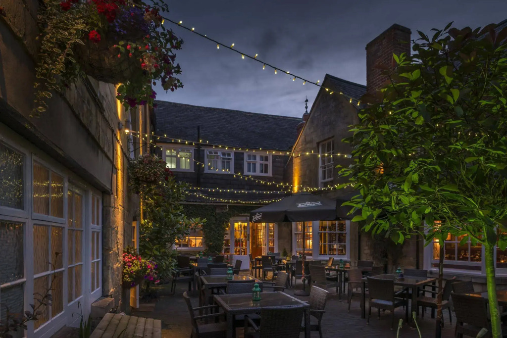 The White Hart Royal, Moreton-in-Marsh, Cotswolds - The Coaching Inn Group